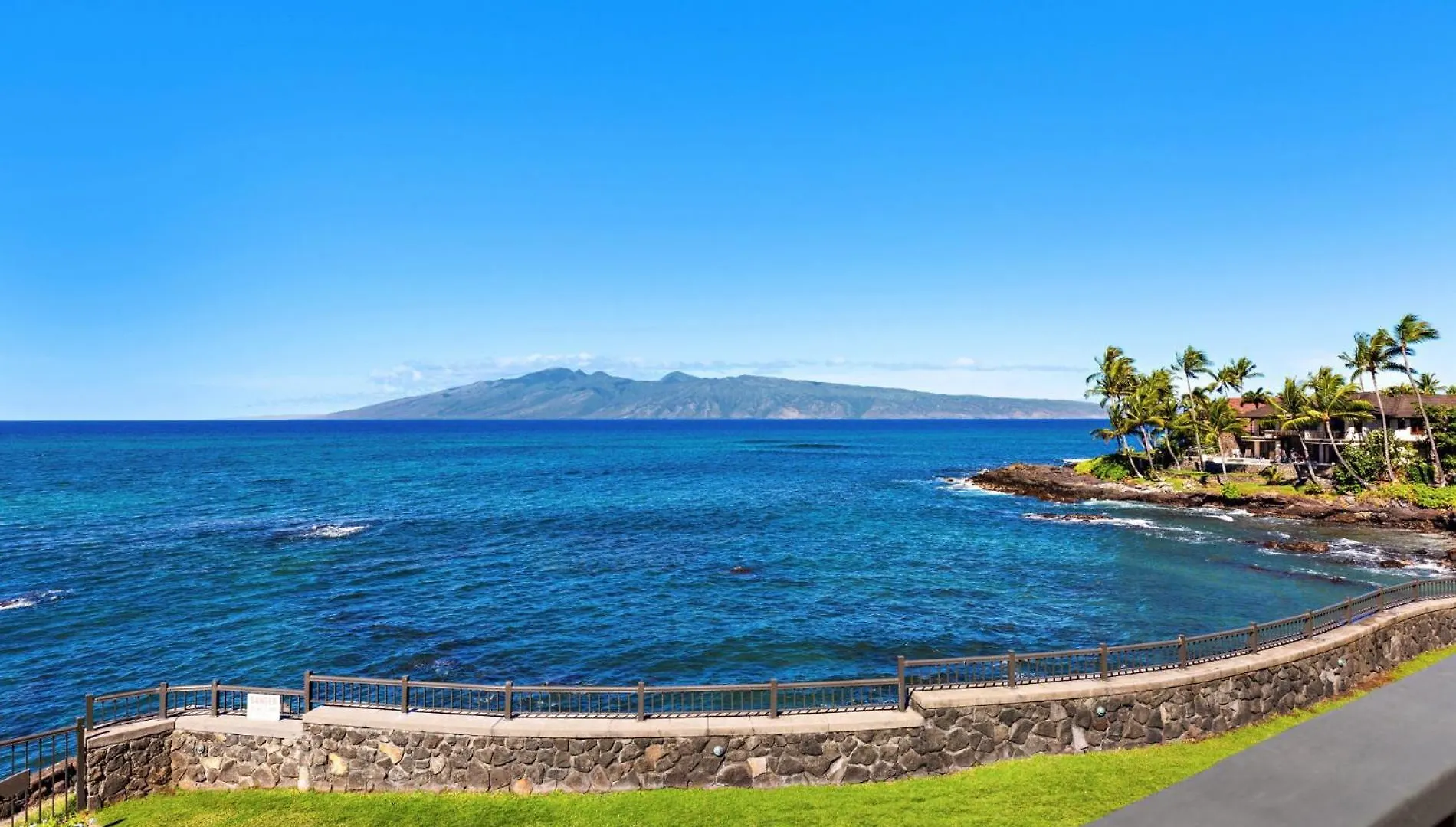 Holiday home Oceanfront & Sunsets! Ks A5- Sullivan Kahana